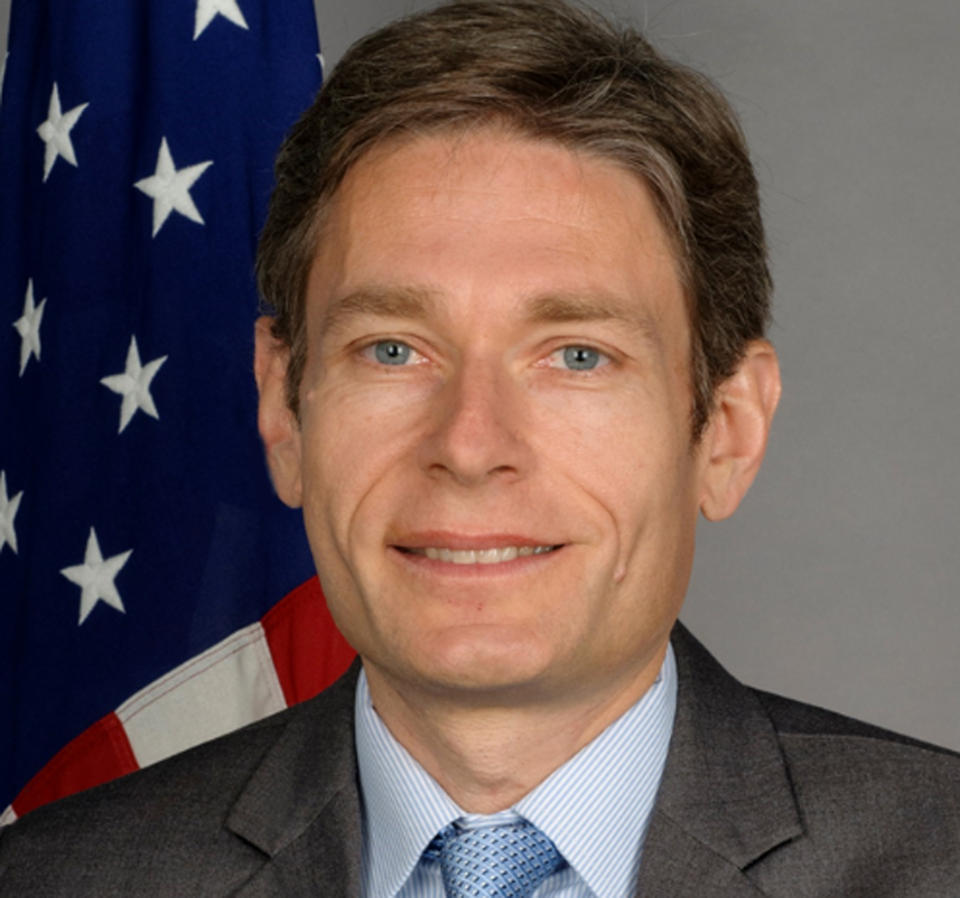 Bahrain orders US diplomat to leave